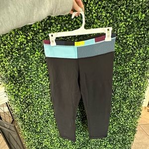 Reversible lululemon wonder under crop legging